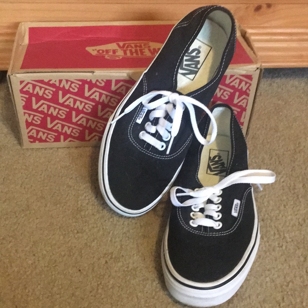 Vans Unisex Authentic Black Canvas Skate Sneaker